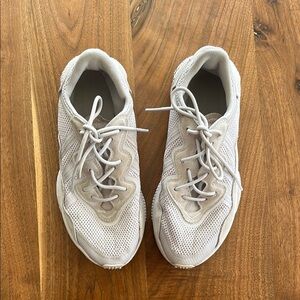 Adidas ozweego Beige Athletic Sneakers